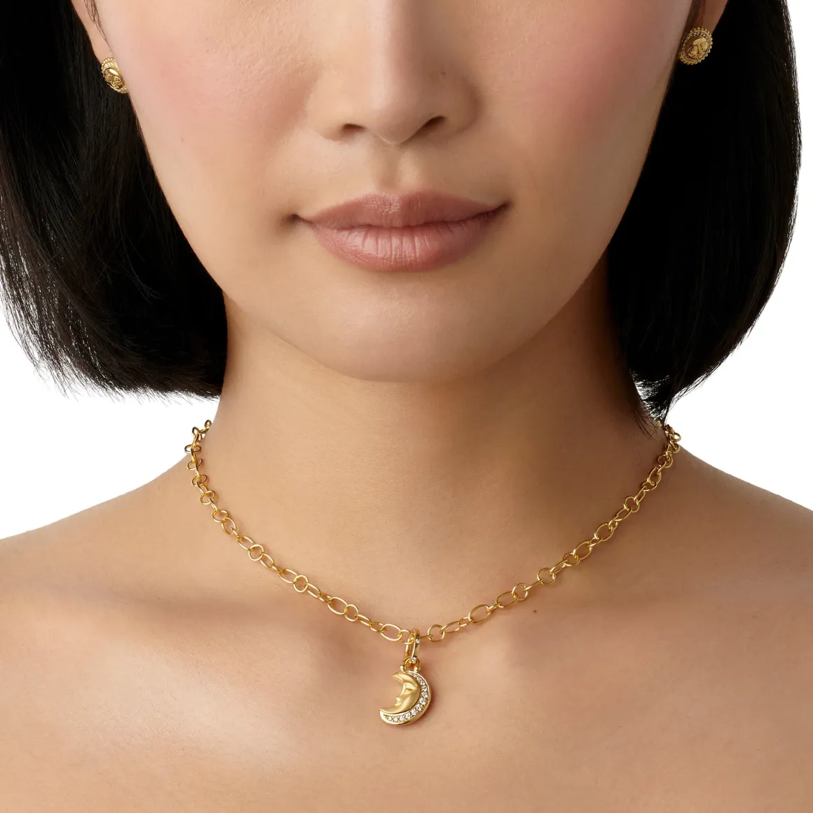18K BLUE SAPPHIRE CRESCENT MOON PENDANT