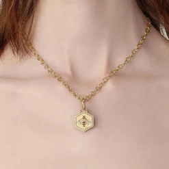 18K CUTOUT BEE PENDANT