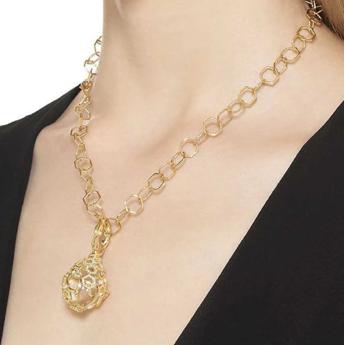 18K LARGE BEEHIVE AMULET