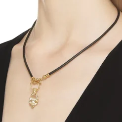 18K LARGE VINE AMULET