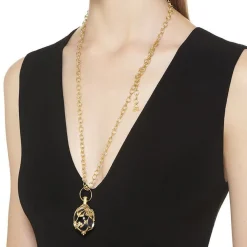 18K LARGE VINE AMULET