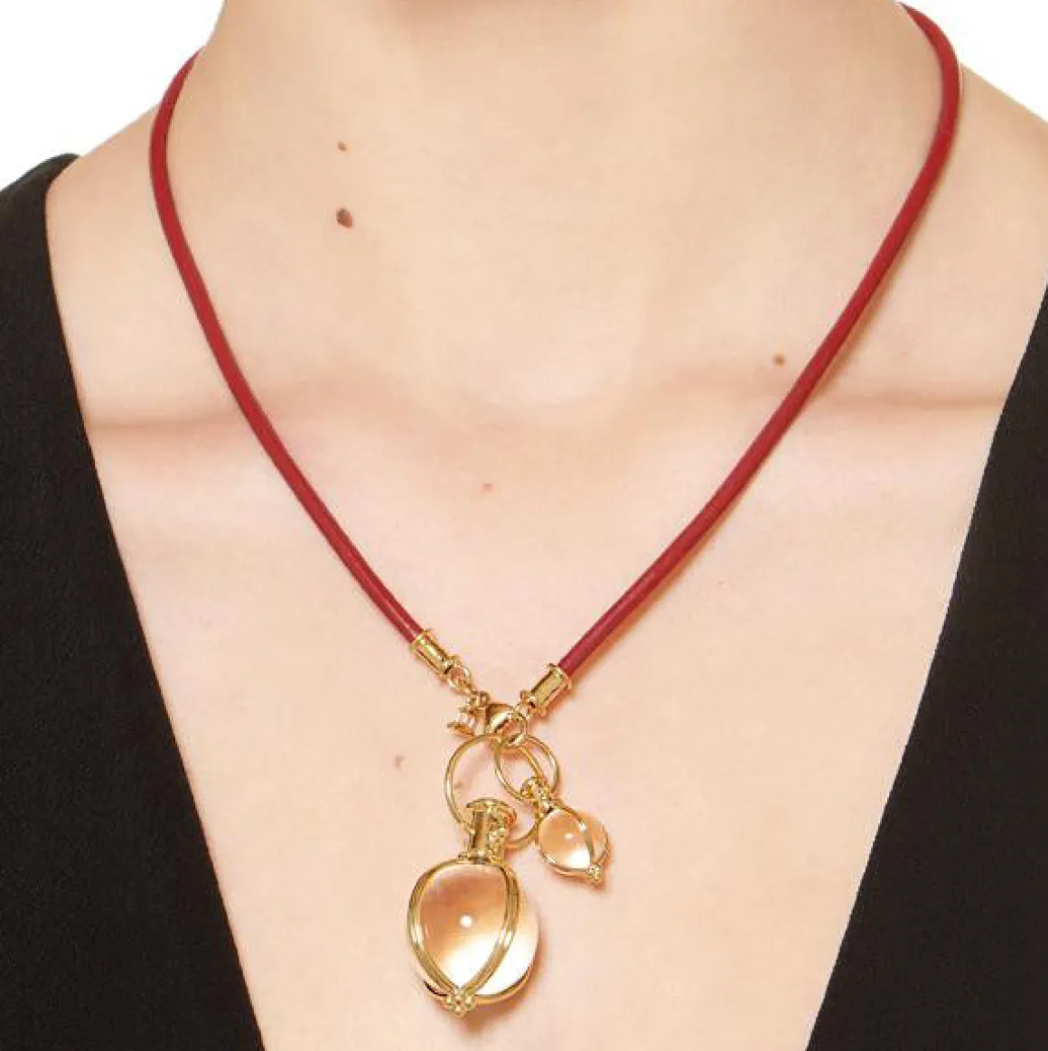 18K SMALL CLASSIC ROUND AMULET